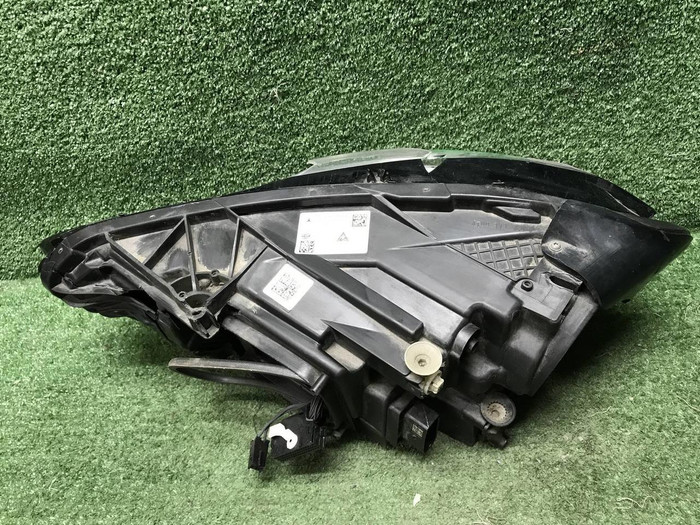 Битая Фара правая Mercedes A W177 (2018-2022) LED