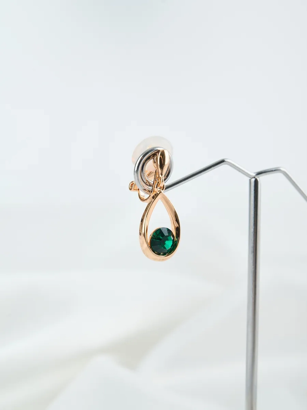 Клипсы-капли Белла с зелеными кристаллами Swarovski