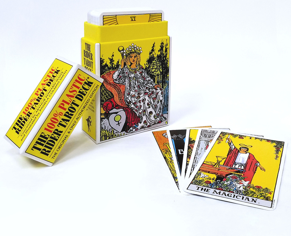 The 100% plastic Rider Tarot deck / Таро Райдера Уэйта (100% пластик)