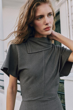 ZARA ДЛИННОЕ ПЛАТЬЕ С ВЫСОКИМ ВОРОТНИКОМ, МЯГКИЙ СЕРЫЙ