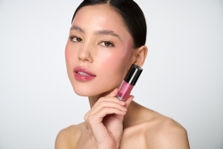 Масло для губ ухаживающее OIL LIP TREATMENT