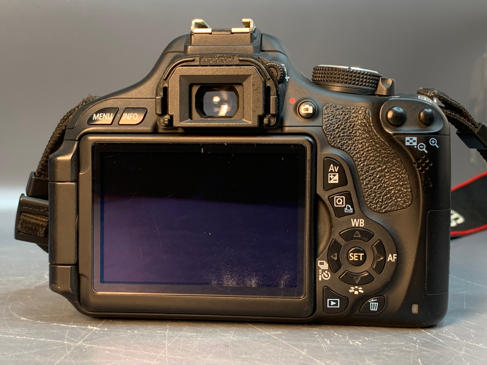Canon EOS 600D 13800 кадров