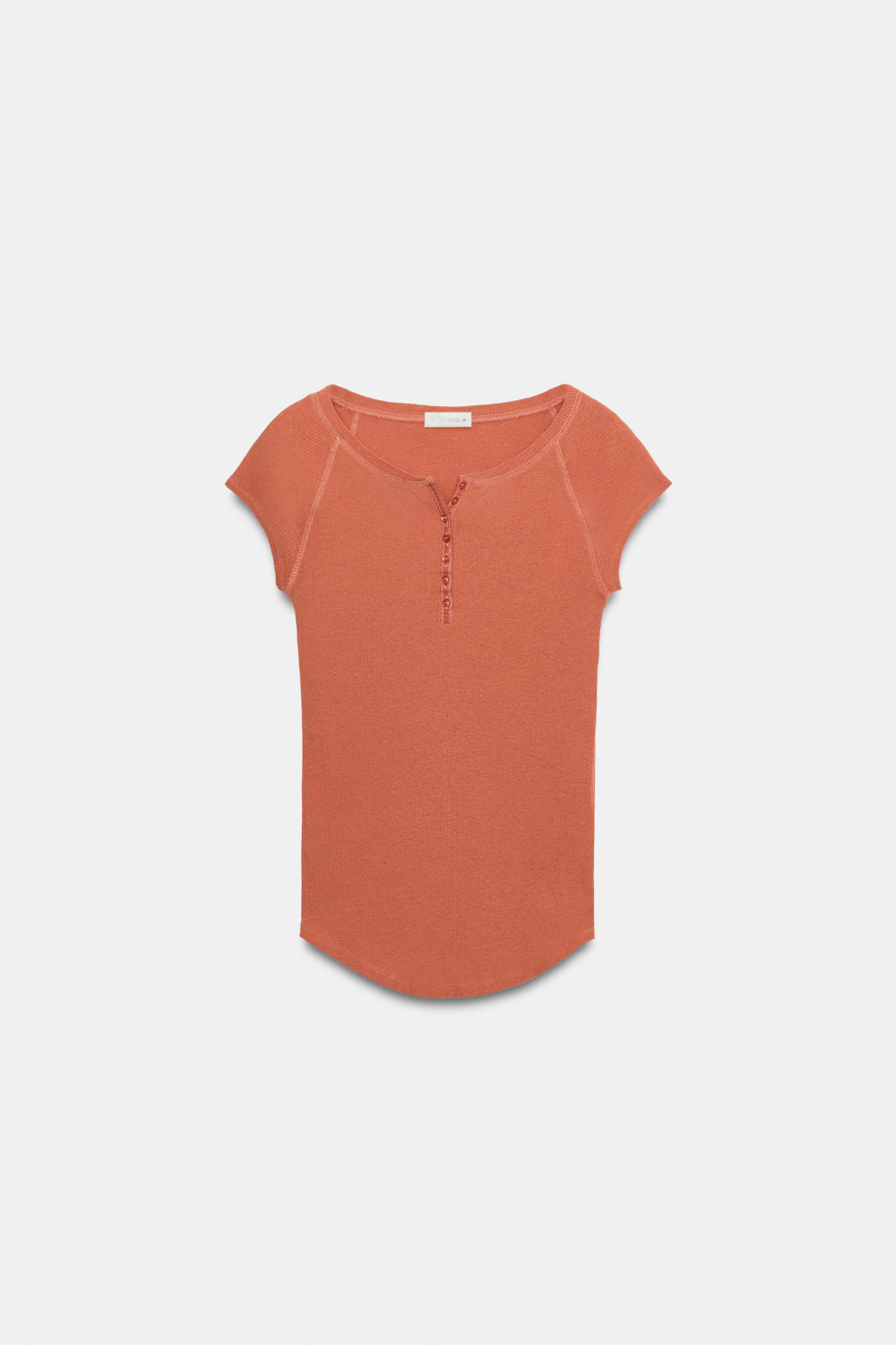 ФУТБОЛКА С ЛЬНОМ И ПУГОВИЦАМИ — ZARA