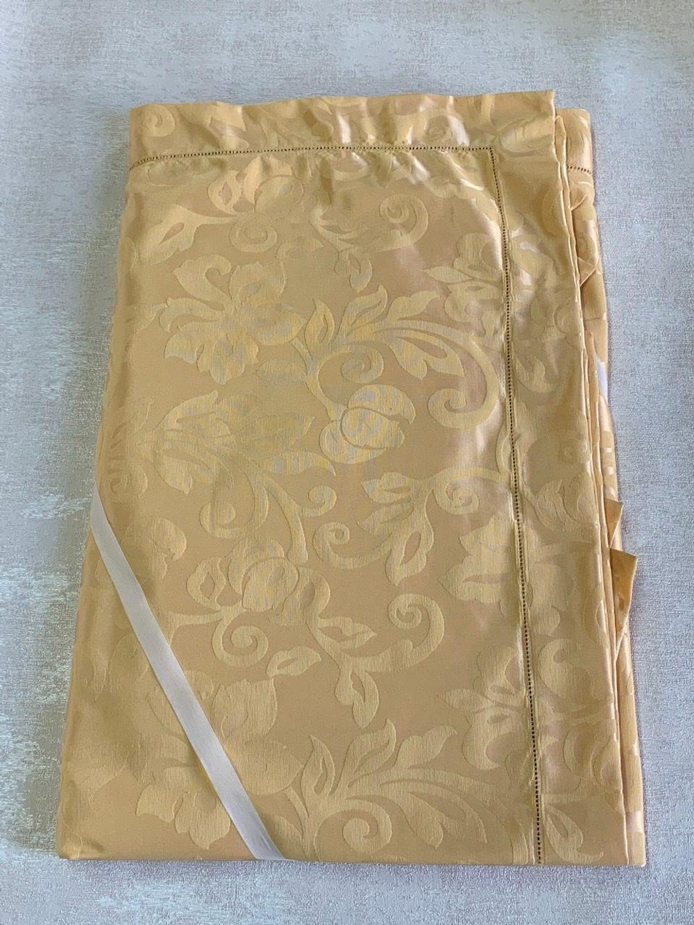 Скатерть 170х220 и 8 салфеток Gamba 9205 Oro золотая