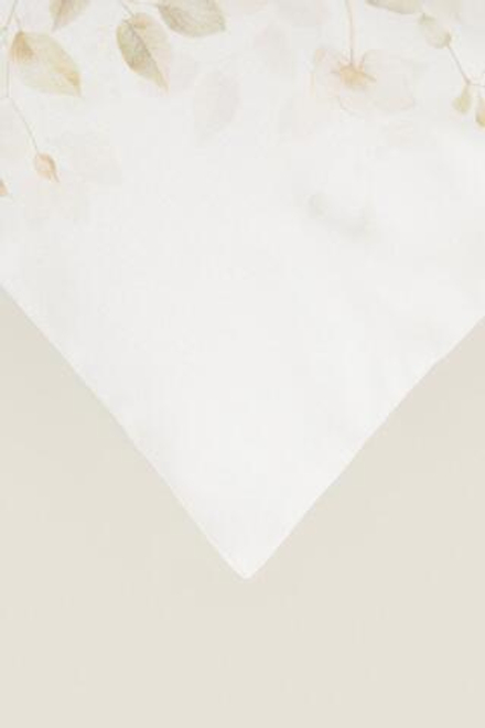 ZARA HOME ХЛОПКОВЫЙ ЧЕХОЛ ДЛЯ ДЕКОРАТИВНОЙ ПОДУШКИ С ЦВЕТОЧНЫМ УЗОРОМ, СВЕТЛО-БЕЖЕВЫЙ