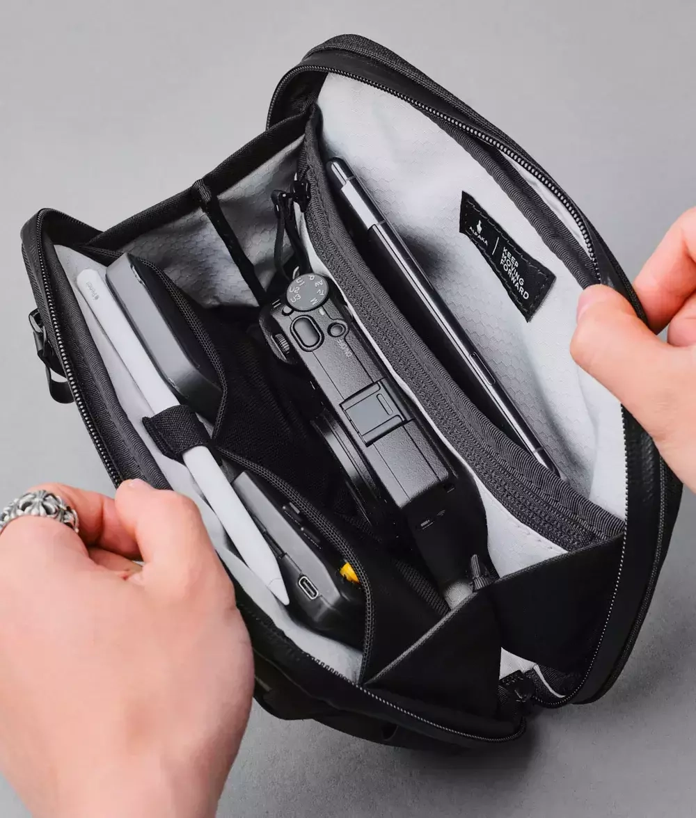 Сумка-несессер Alpaka Elements Tech Case Mini