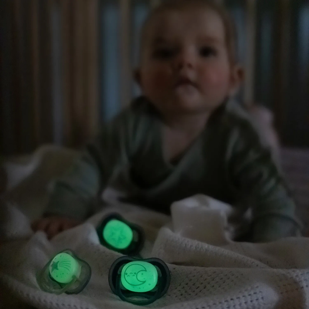 Пустышка Philips Avent Ultra Air 18+мес 2шт SCF376/01