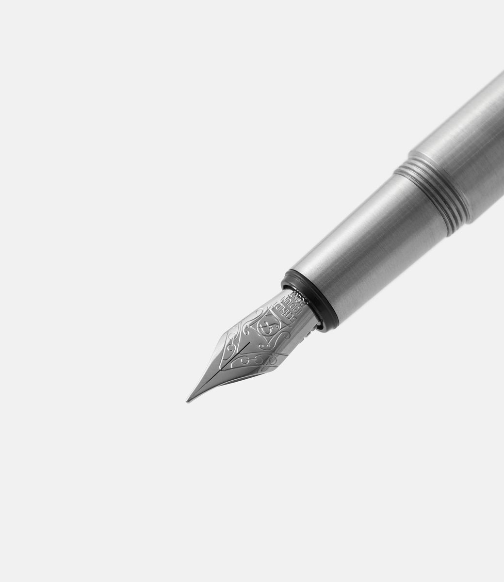 Inventery Pocket Fountain Pen Steel — карманная перьевая ручка