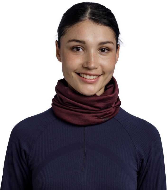 Тонкий шерстяной шарф-труба Buff Merino Lightweight Solid Garnet Фото 4