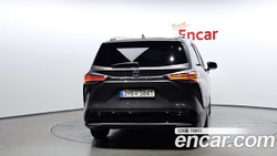 Toyota Sienna 2.5 Hybrid AWD — 2023