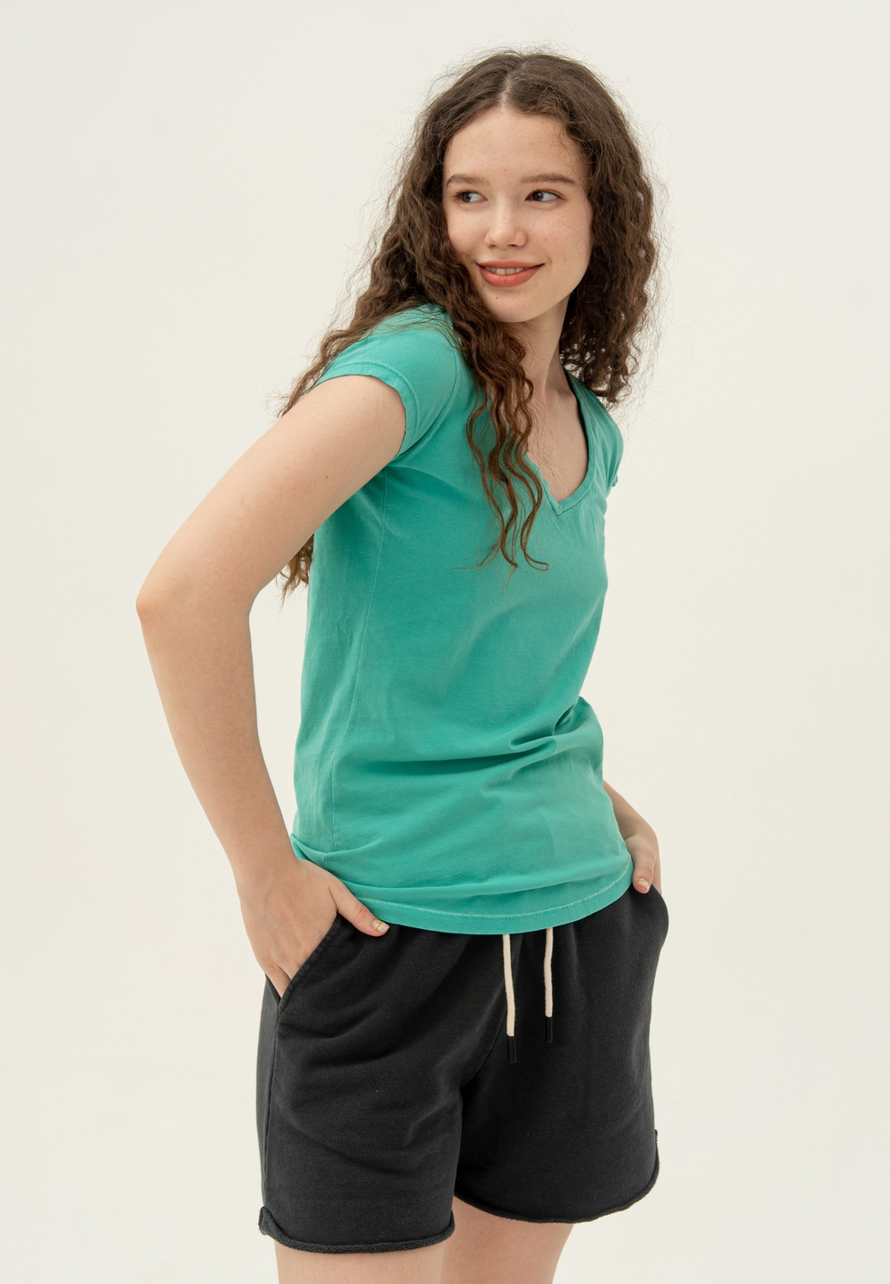 Футболка Bowery NYC V-Neck Spray Emerald