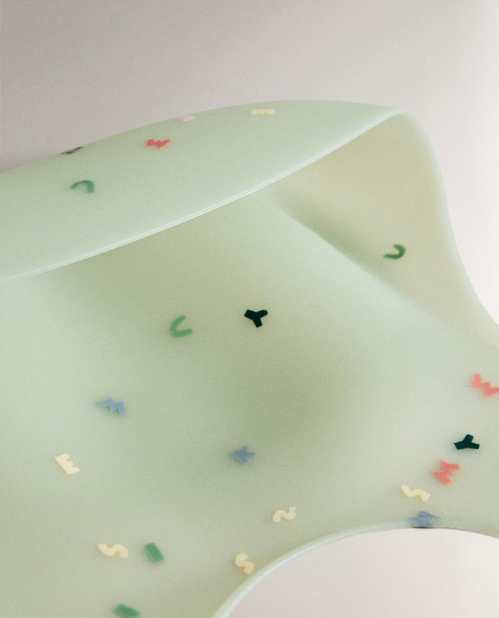 ZARA HOME ДЕТСКИЙ СИЛИКОНОВЫЙ НАГРУДНИК МИККИ И МИННИ DISNEY ©, РАЗНОЦВЕТНЫЙ