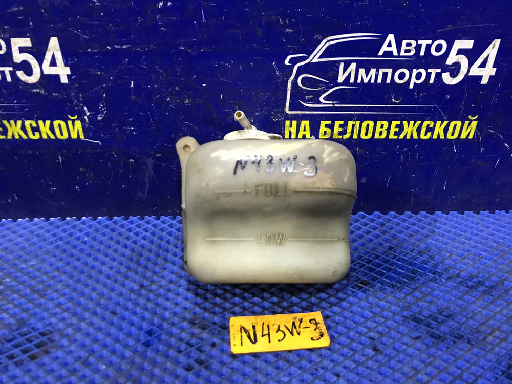 Бачок расширительный MITSUBISHI CHARIOT 1994