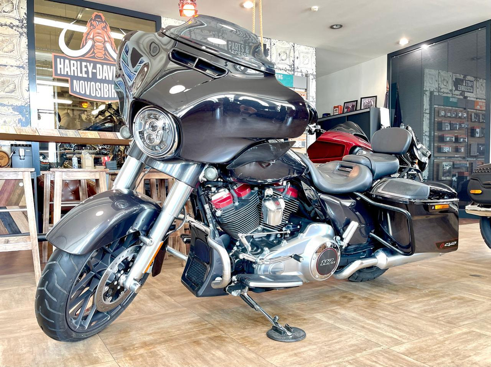  CVO Street Glide 117 Harley-Davidson (2020)