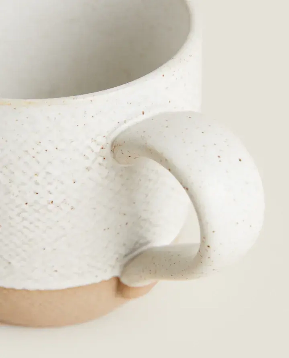 ZARA HOME КРУЖКА С ТИСНЕНИЕМ, ЭКРЮ