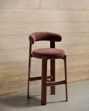 Барный стул Granite из коричневой синели и ясеня с отделкой орех 75 см