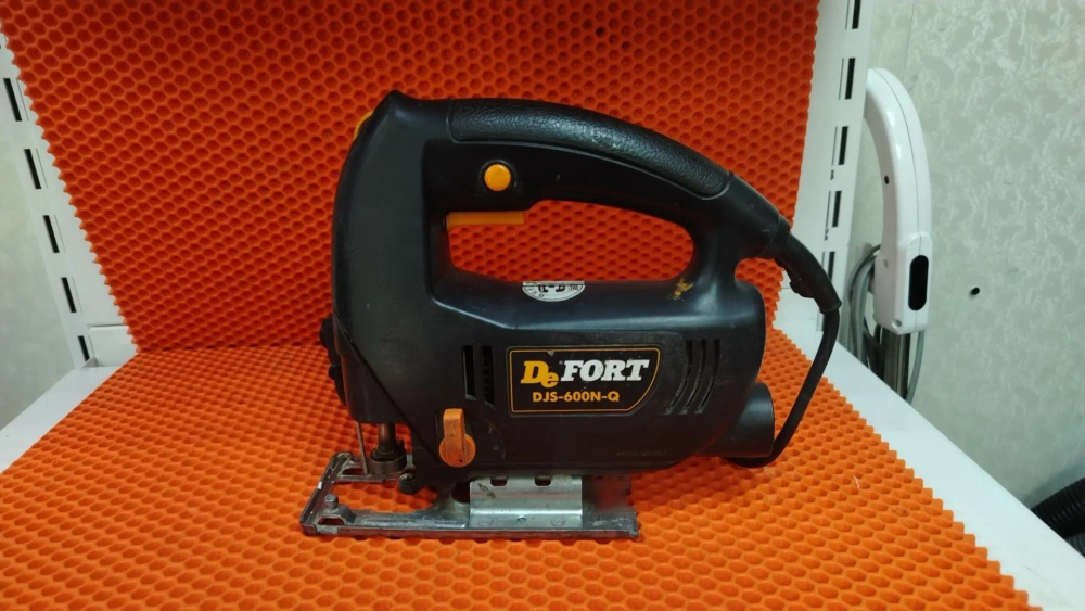 Электролобзик defort djs-600n-q