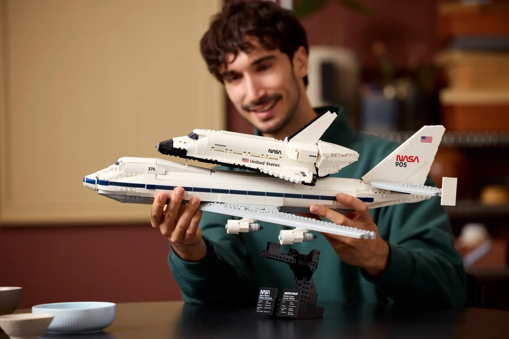 Конструктор LEGO Icons 10360 Самолет-перевозчик