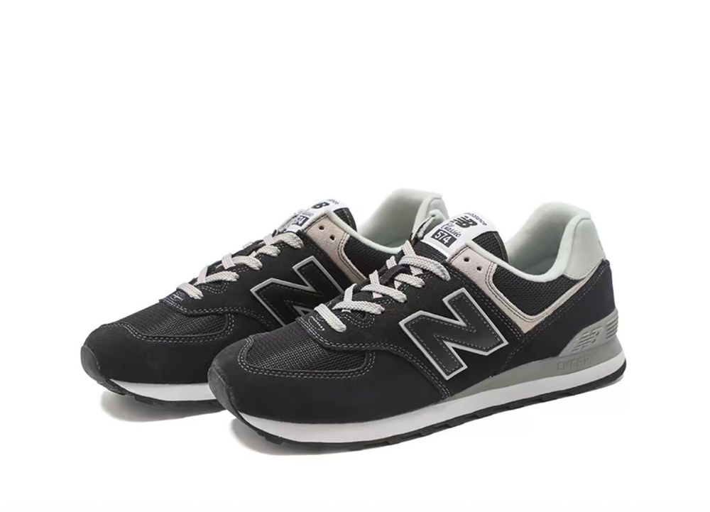 alt="Кроссовки New Balance 574 арт. ML574EVB черная расцветка вид спереди"