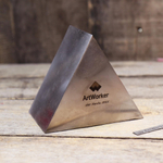 Крупный план треугольного харди ArtWorker