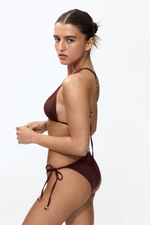 Низ бикини-танга Cheeky со шнуровкой — Тёмно-коричневый - H&M