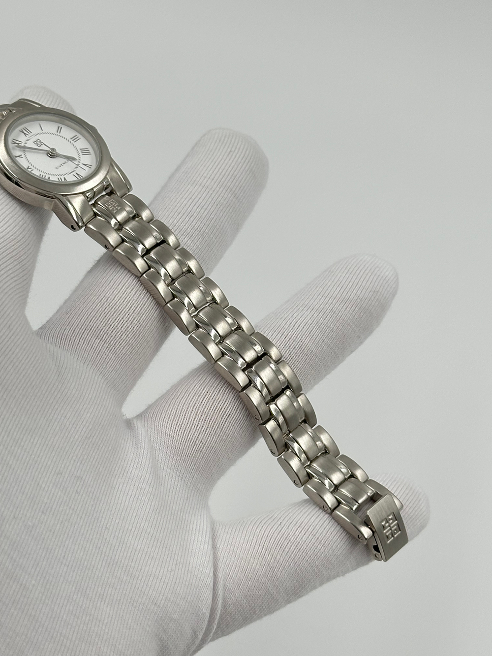 Часы Givenchy