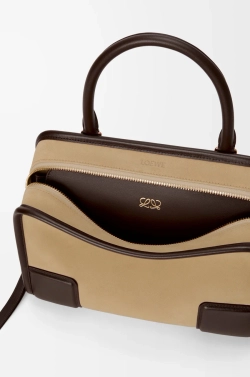 Loewe Маленькая сумка Amazona 180 из мягкой телячьей кожи, шоколадный
