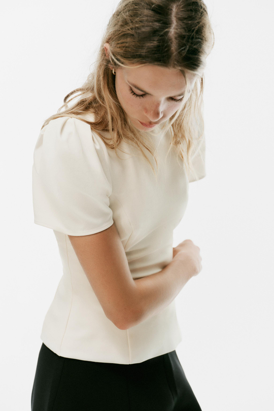 ZARA ТОП С ОБЪЕМНЫМИ РУКАВАМИ, ЖЕЛТОВАТО-БЕЛЫЙ
