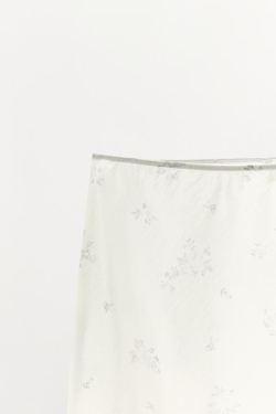 ZARA НЕЙЛОНОВАЯ ЮБКА С ЦВЕТОЧНЫМ ПРИНТОМ, БЕЛЫЙ/СЕРЫЙ