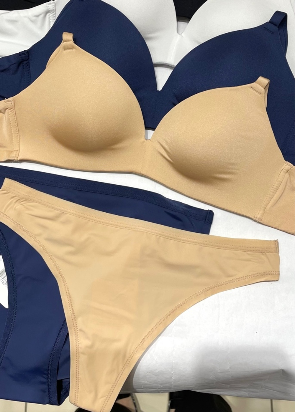 БЮСТГАЛЬТЕР БЕСКАРКАСНЫЙ LAUMA LINGERIE (SHAPE)