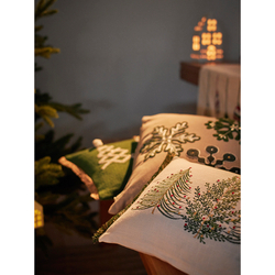 Подушка декоративная с вышивкой Snow flakes из коллекции New Year Essential, 45х45 см