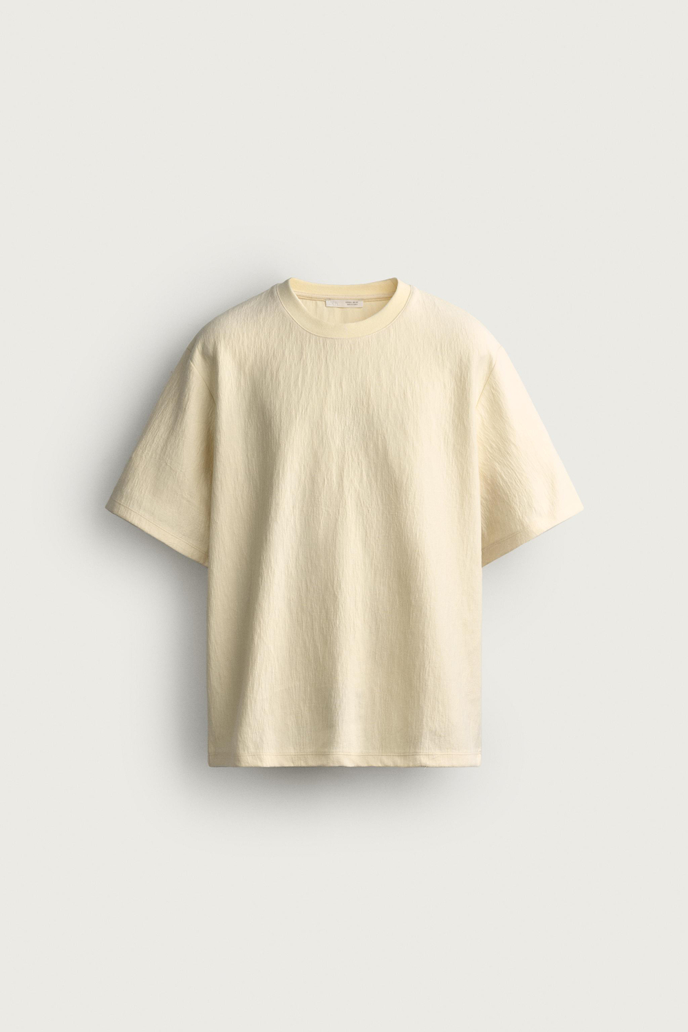 ФУТБОЛКА RELAXED FIT ИЗ РЕЛЬЕФНОЙ ТКАНИ — ZARA · 3992/430