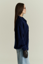 Свитер с воротником на пуговице