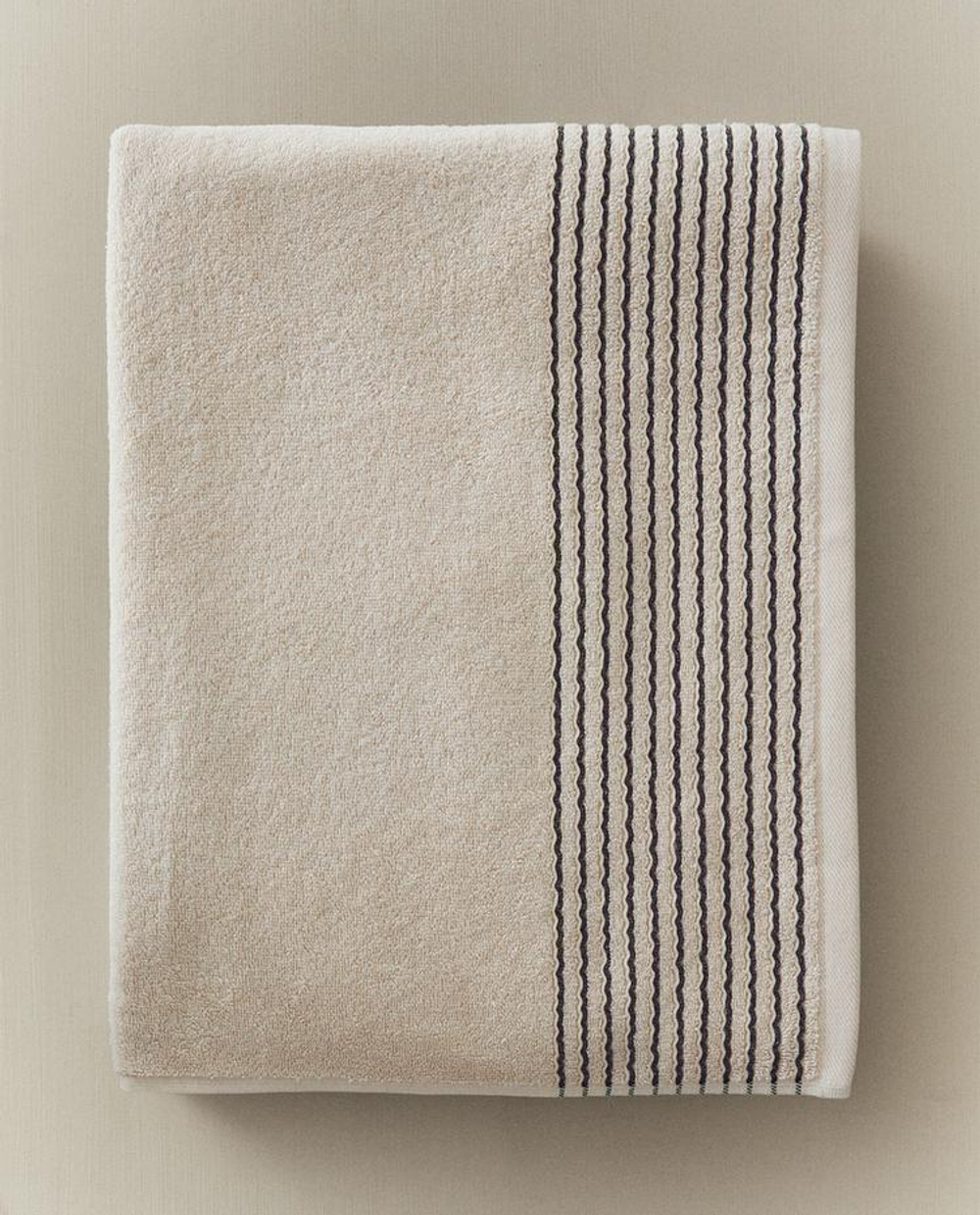 ZARA HOME БАННОЕ ПОЛОТЕНЦЕ С КАЙМОЙ, ПЕСОЧНЫЙ