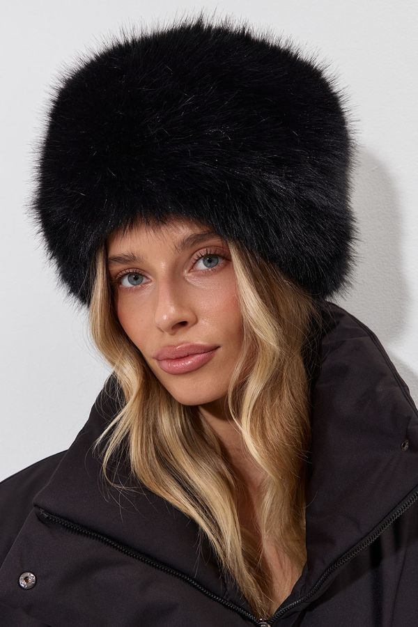 Шапка меховая черного цвета