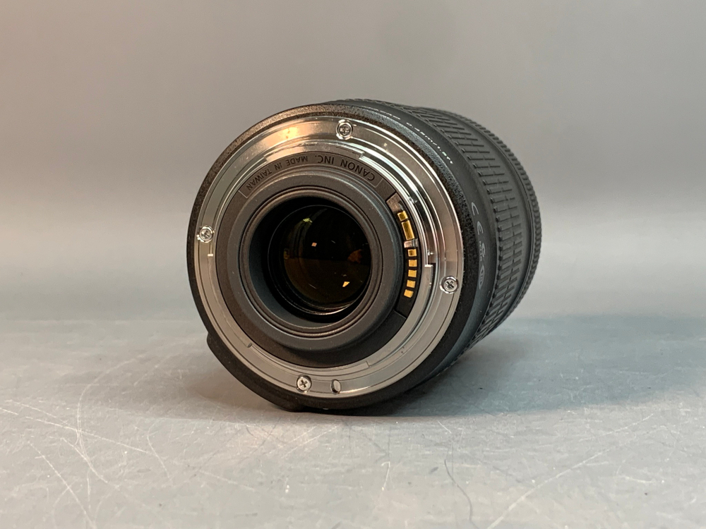 Canon EF-S 18-135mm 3.5-5.6 IS