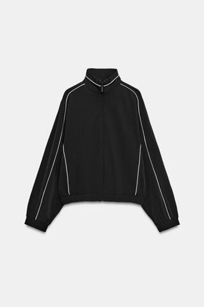 ТЕХНИЧЕСКАЯ КУРТКА С КОНТРАСТНОЙ ОКАНТОВКОЙ — ZARA