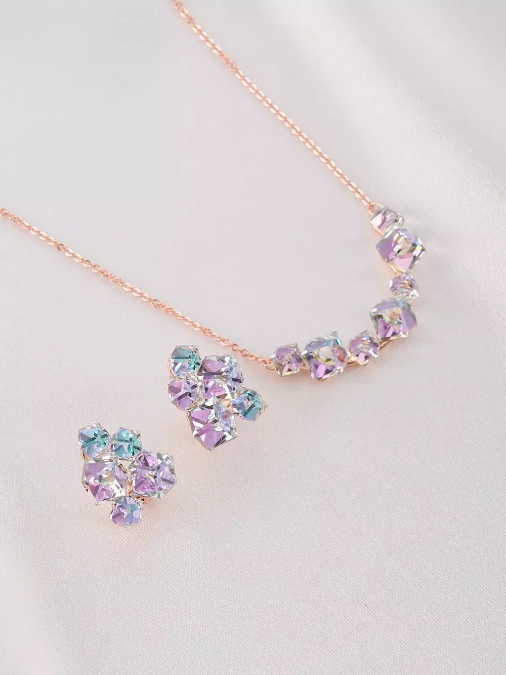 Серьги гроздья Мираж с сиреневыми кубиками Swarovski