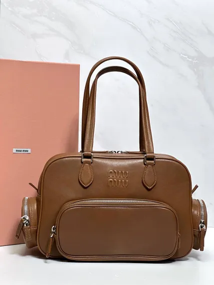 Женская сумка MIU MIU Pocket с верхней ручкой из кожи nappa, коричневая