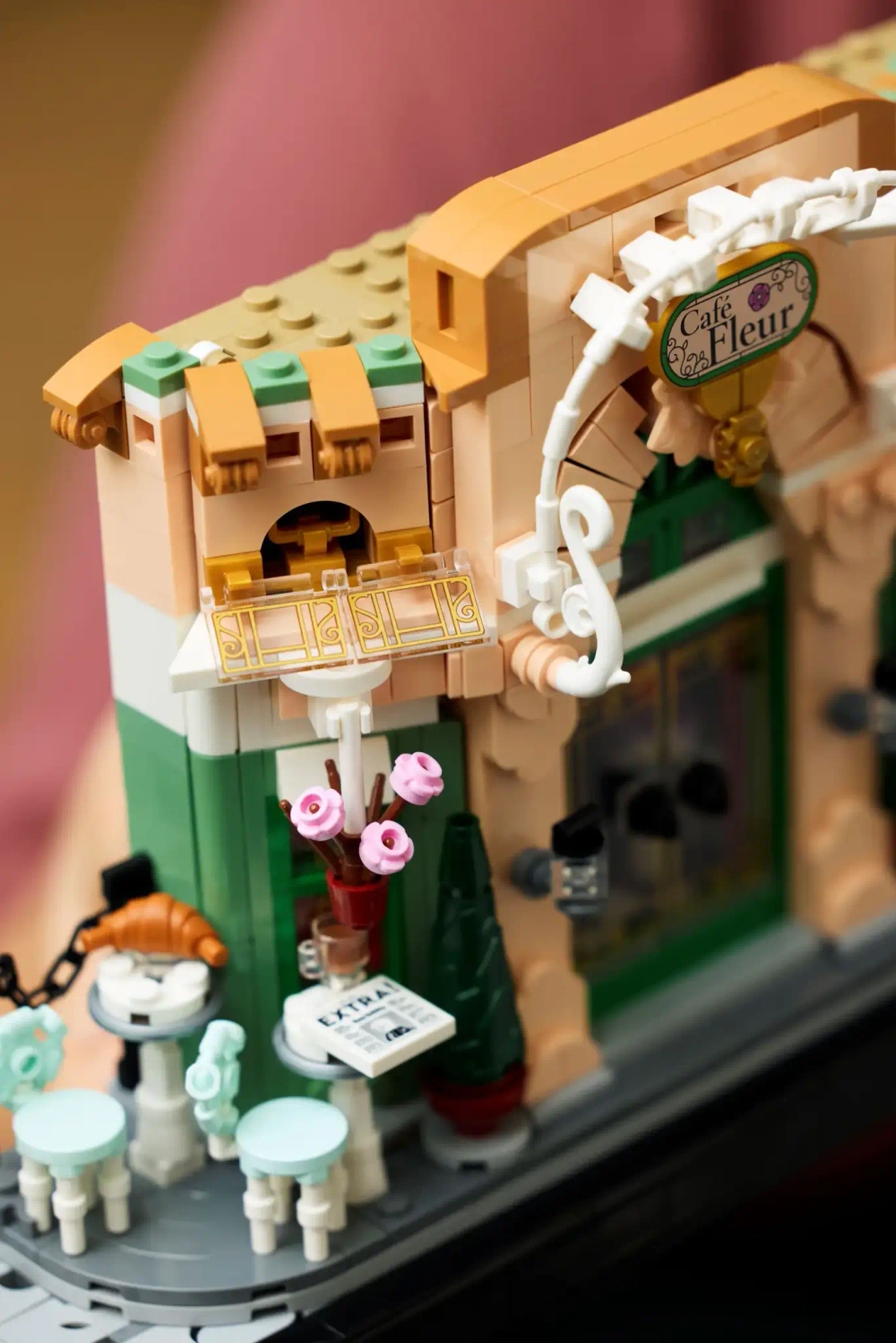 Конструктор LEGO Icons 10362 Французское кафе