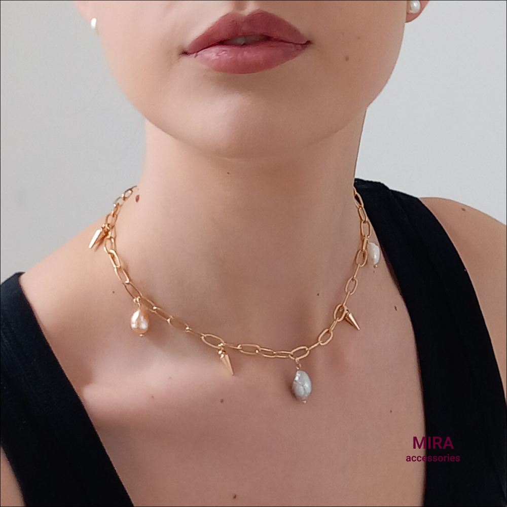 Колье-цепочка с шипами