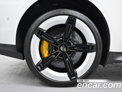 Porsche Taycan Turbo S — 2025