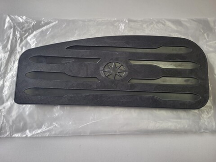 накладка на платформу левая Yamaha Drag Star 1100 XVS1100 XVS1300 Royal Star 1300 4XY-27413-00-00