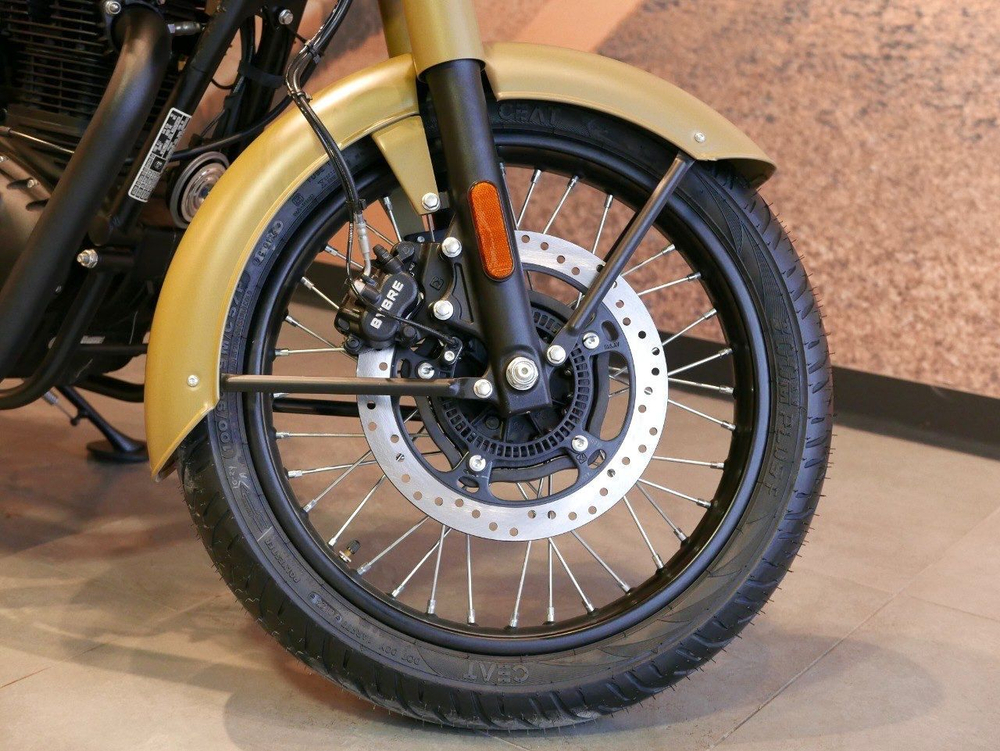 Royal Enfield Classic 350 Signals Desert Sand 2024