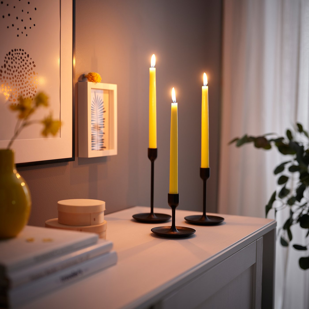 IKEA KLOKHET  (ИКЕА КЛОКХЕТ)  -  Свеча коническая без запаха - бледно-жёлтая 25 см, 6 ч.