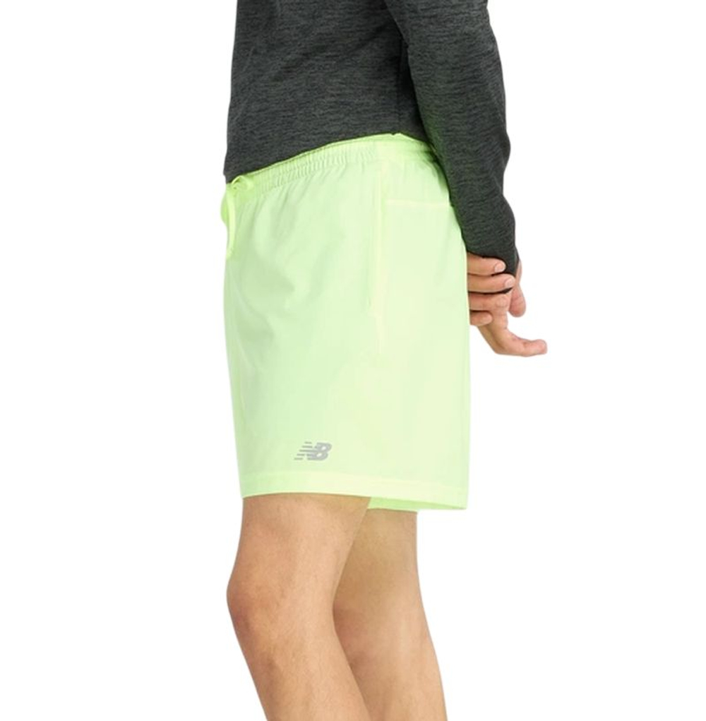 Теннисные шорты New Balance Sport Essentials Short 5in - neon yellow/slate grey