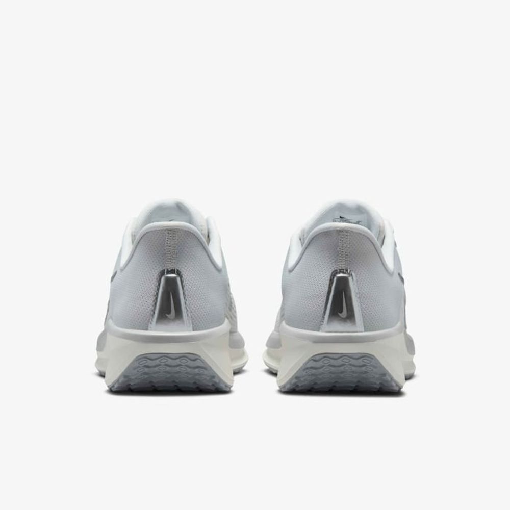Кроссовки женские NIKE WMNS NIKE QUEST 6
