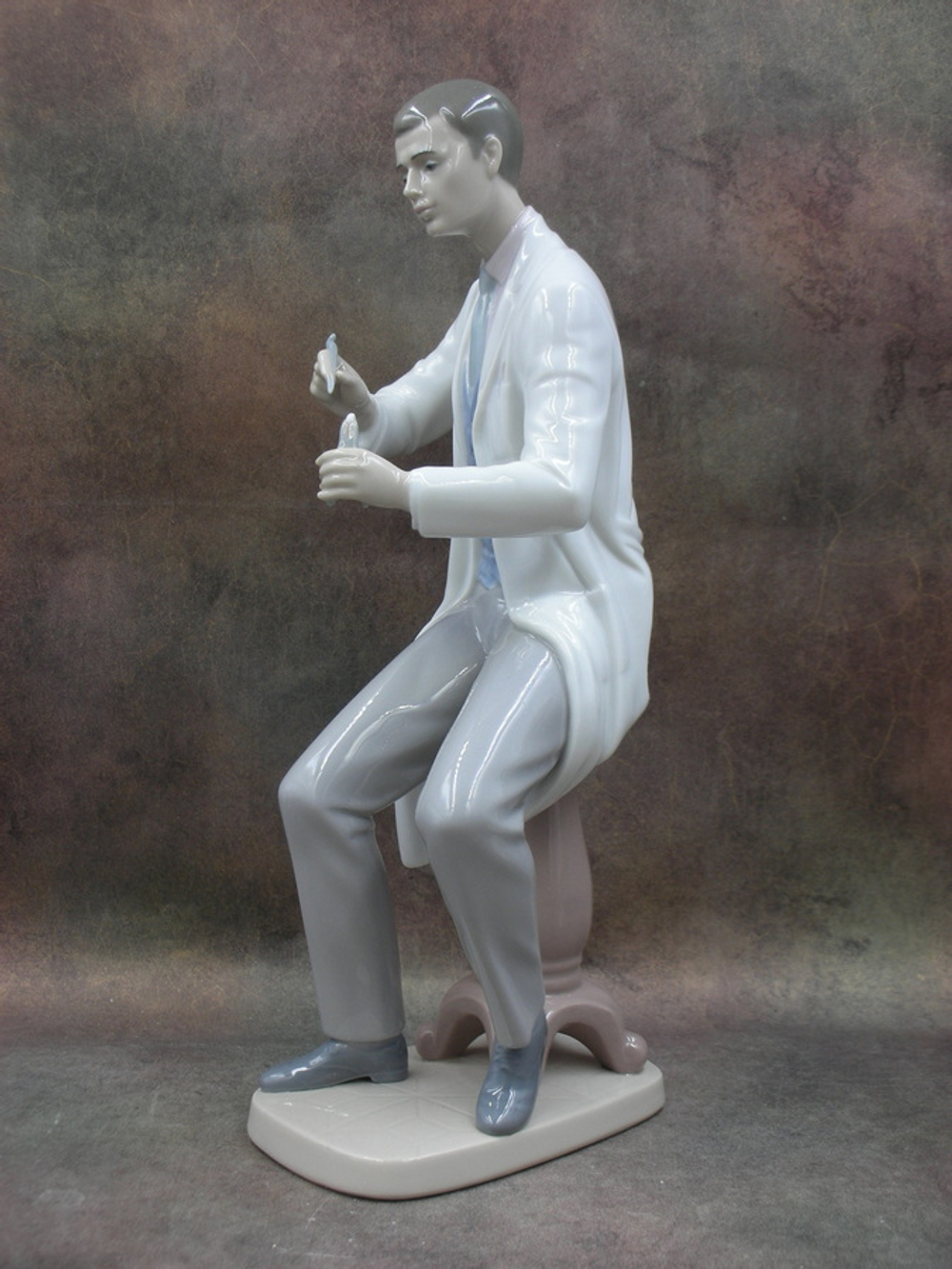 Статуэтка. Фарфор. Врач Стоматолог. Lladro. Испания