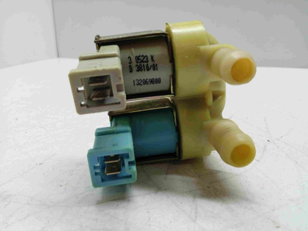 EWS1046 кт271 Клапан подачи воды для стиральной машины Electrolux EWS1046 б/у