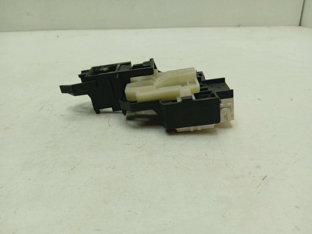 ZWP582 кт165 Блокировка люка для стиральной машины Zanussi ZWP582 б/у
